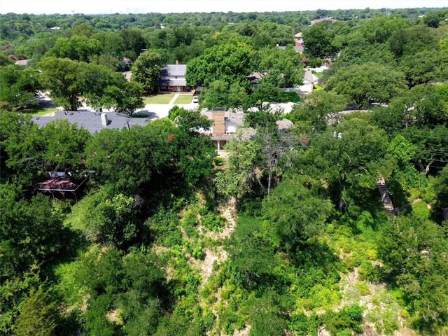 5920 Diamond Oaks Drive S, Haltom City, TX 76117