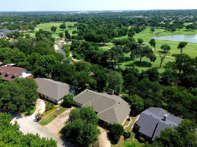 5920 Diamond Oaks Drive S, Haltom City, TX 76117