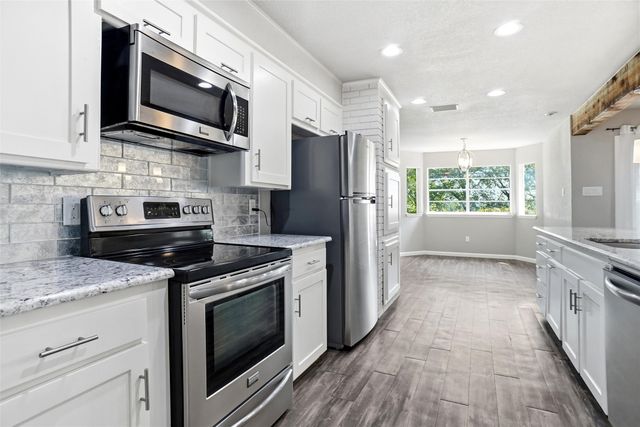 5920 Diamond Oaks Drive S, Haltom City, TX 76117
