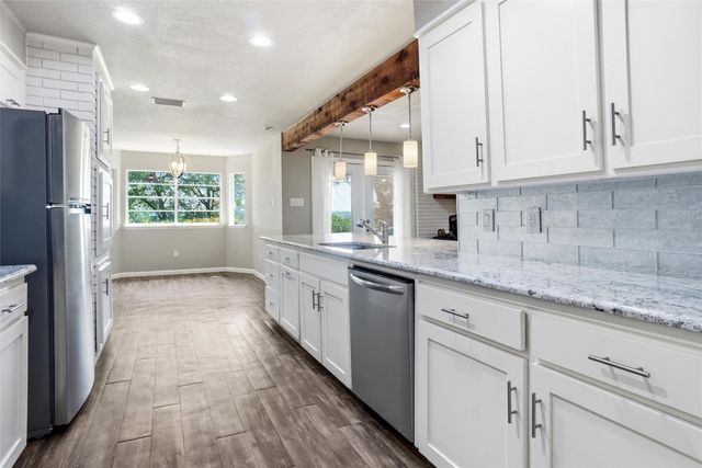 5920 Diamond Oaks Drive S, Haltom City, TX 76117