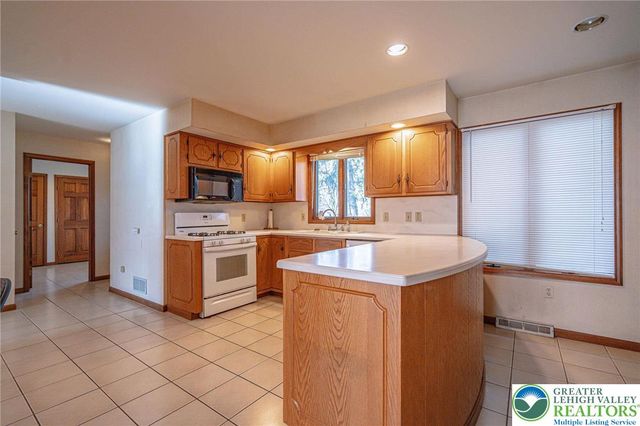 1501 Sycamore Avenue, Forks Twp, PA 18040