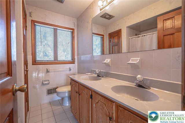 1501 Sycamore Avenue, Forks Twp, PA 18040