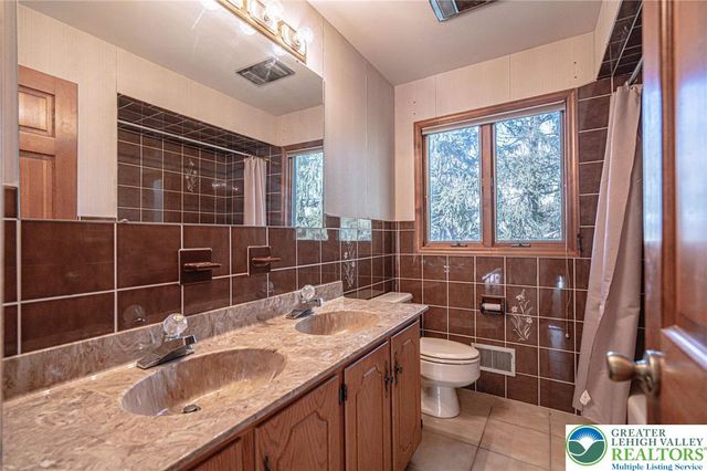 1501 Sycamore Avenue, Forks Twp, PA 18040