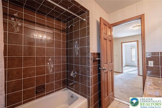 1501 Sycamore Avenue, Forks Twp, PA 18040