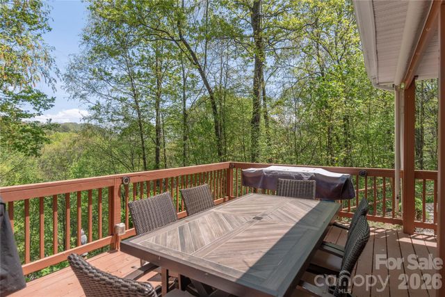 860 Creekside Drive, Maggie Valley, NC 28751