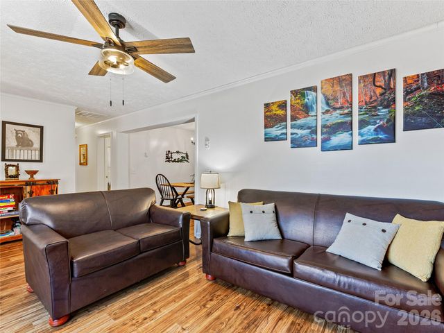 860 Creekside Drive, Maggie Valley, NC 28751