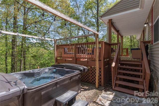 860 Creekside Drive, Maggie Valley, NC 28751