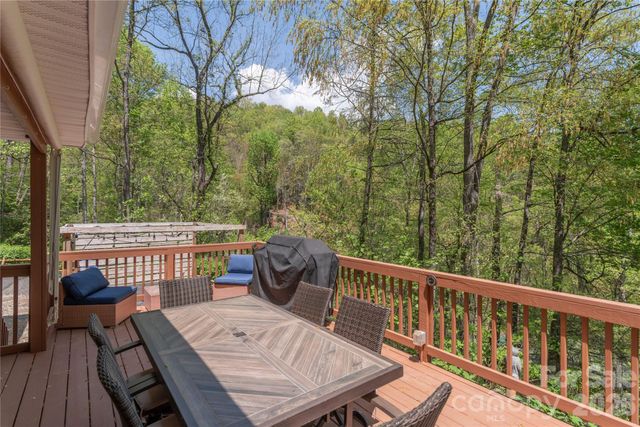 860 Creekside Drive, Maggie Valley, NC 28751