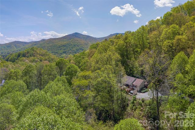 860 Creekside Drive, Maggie Valley, NC 28751