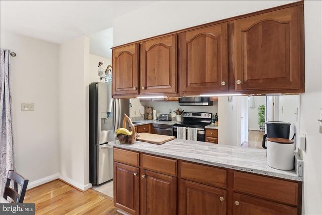 8143 EDMONTON CT, Springfield, VA 22152