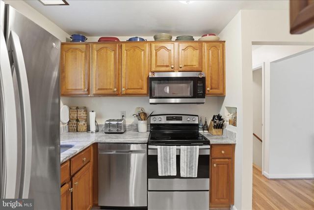 8143 EDMONTON CT, Springfield, VA 22152
