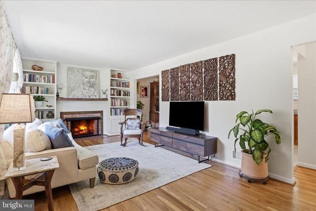 8143 EDMONTON CT, Springfield, VA 22152