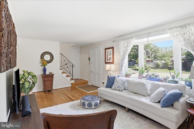 8143 EDMONTON CT, Springfield, VA 22152