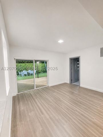 4726 Alton Rd, Miami Beach, FL 33140