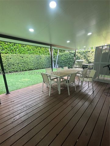 4726 Alton Rd, Miami Beach, FL 33140