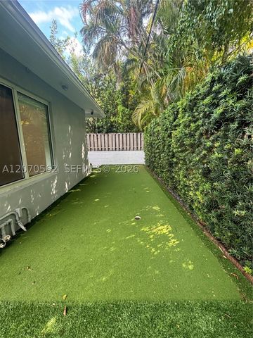 4726 Alton Rd, Miami Beach, FL 33140