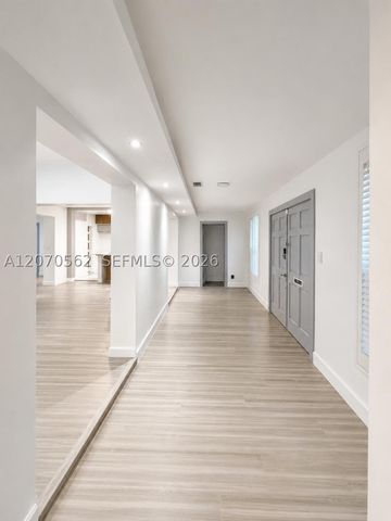 4726 Alton Rd, Miami Beach, FL 33140