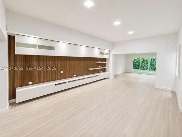 4726 Alton Rd, Miami Beach, FL 33140