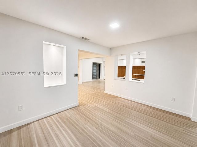 4726 Alton Rd, Miami Beach, FL 33140