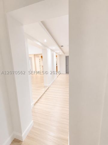 4726 Alton Rd, Miami Beach, FL 33140