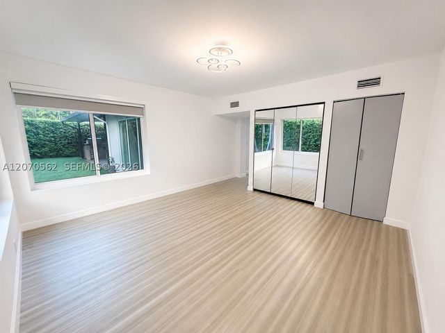 4726 Alton Rd, Miami Beach, FL 33140