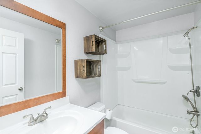 81 Guy Kelly Road, Port Angeles, WA 98362