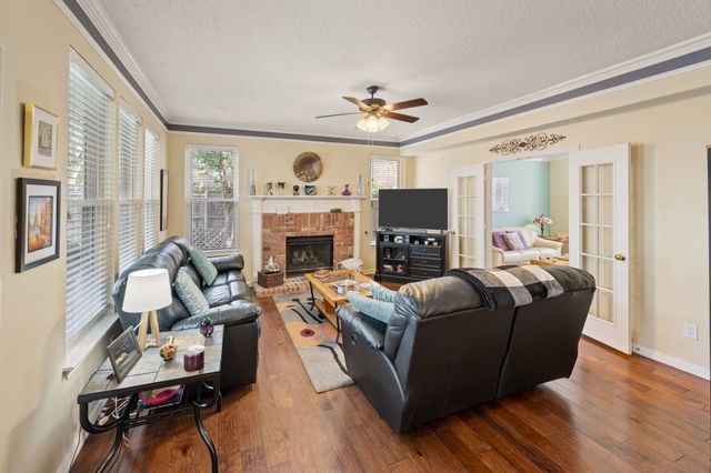 2156 Sandell Drive, Grapevine, TX 76051