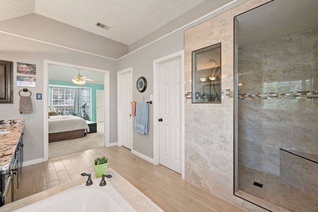 2156 Sandell Drive, Grapevine, TX 76051