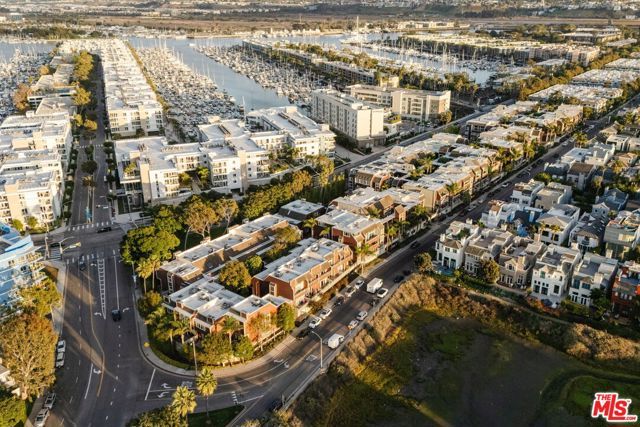 3950 Via Dolce 518, Marina Del Rey, CA 90292