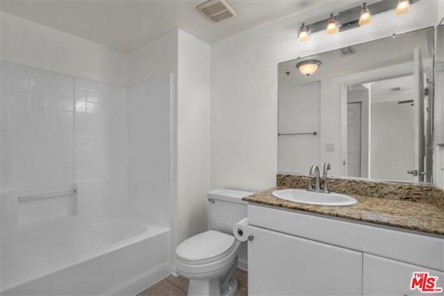 838 Pine Avenue 506, Long Beach, CA 90813