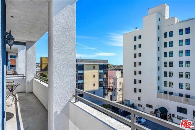 838 Pine Avenue 506, Long Beach, CA 90813