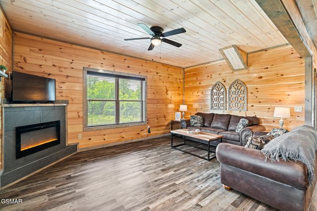 229 Lily Jo Way, Sevierville, TN 37876
