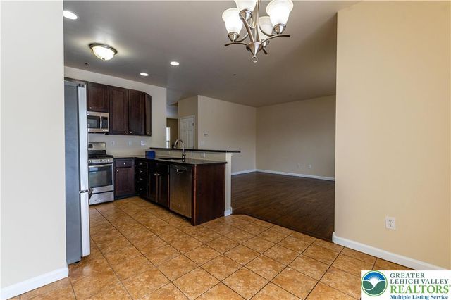 241 Snapdragon Way, Upper Macungie Twp, PA 18104