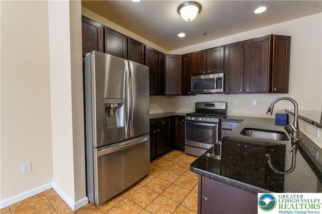 241 Snapdragon Way, Upper Macungie Twp, PA 18104