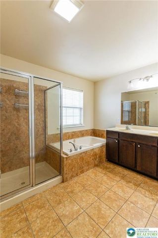 241 Snapdragon Way, Upper Macungie Twp, PA 18104