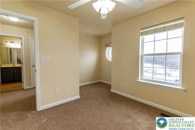 241 Snapdragon Way, Upper Macungie Twp, PA 18104