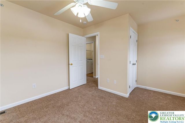 241 Snapdragon Way, Upper Macungie Twp, PA 18104