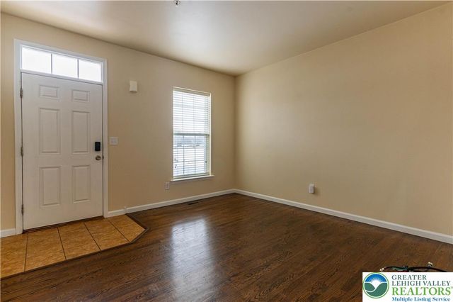 241 Snapdragon Way, Upper Macungie Twp, PA 18104