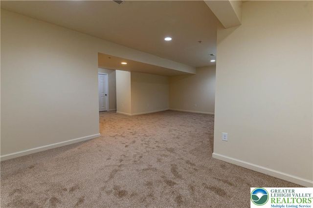 241 Snapdragon Way, Upper Macungie Twp, PA 18104