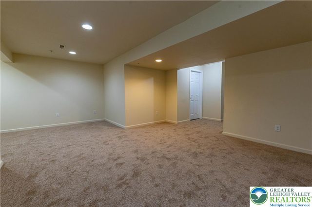 241 Snapdragon Way, Upper Macungie Twp, PA 18104