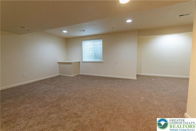 241 Snapdragon Way, Upper Macungie Twp, PA 18104