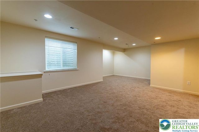 241 Snapdragon Way, Upper Macungie Twp, PA 18104