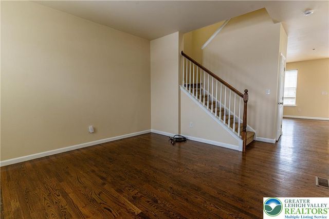 241 Snapdragon Way, Upper Macungie Twp, PA 18104