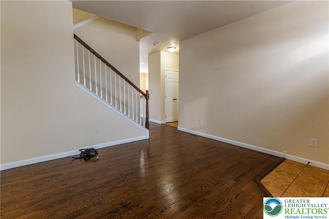 241 Snapdragon Way, Upper Macungie Twp, PA 18104