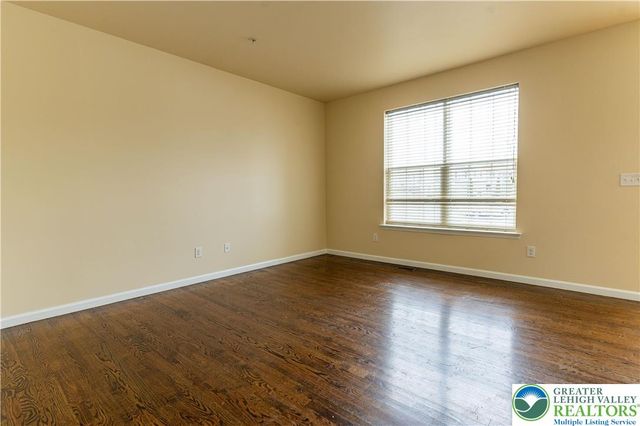 241 Snapdragon Way, Upper Macungie Twp, PA 18104