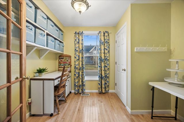 121 S Walkup Avenue, Crystal Lake, IL 60014