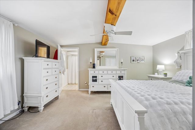 121 S Walkup Avenue, Crystal Lake, IL 60014