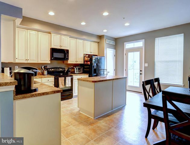 7927 TRAILVIEW XING, Glen Burnie, MD 21060