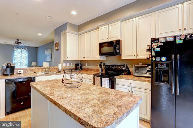 7927 TRAILVIEW XING, Glen Burnie, MD 21060