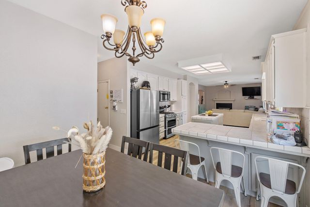 514 W Ashland Court, Visalia, CA 93277